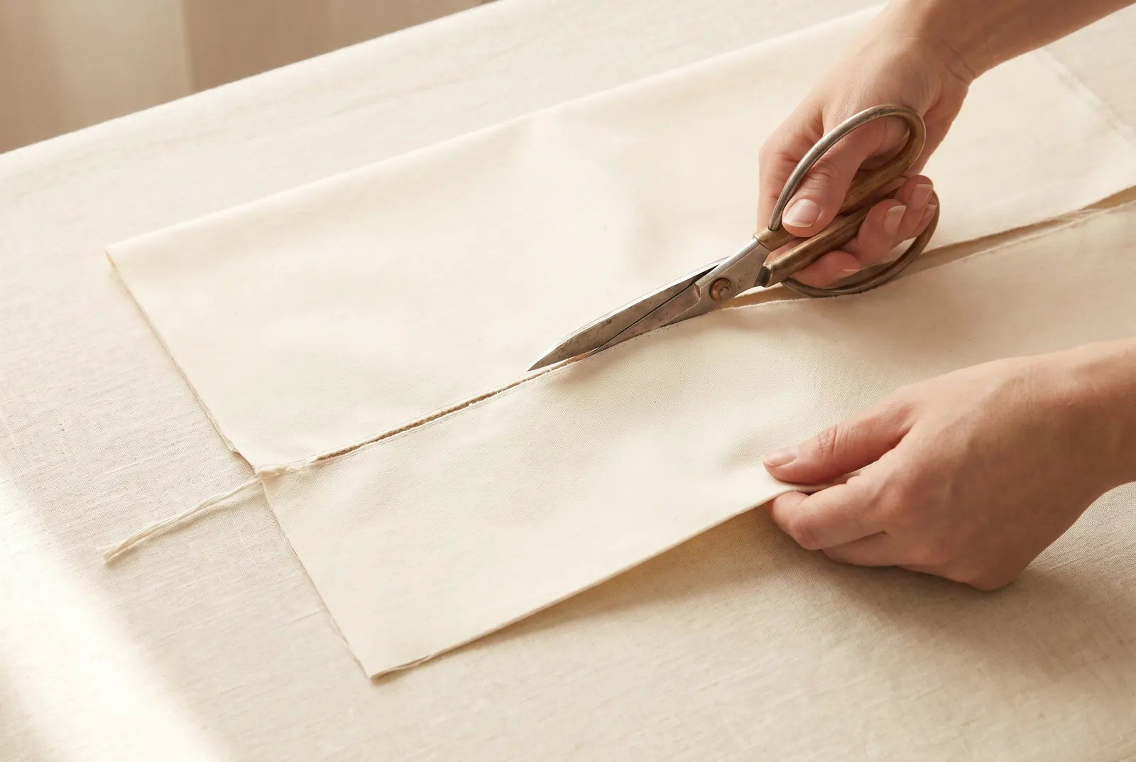 Photo: Cut one rectangle of firm cotton, denim, cretonne, or strong muslin, 30 by 76 cm (12 by 30 in).